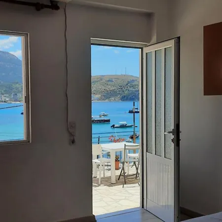 Hostel By The Sea Himare
