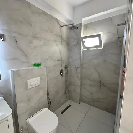 Hostel By The Sea Himare