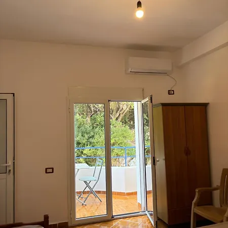 By The Sea Hostel Himare