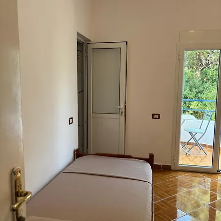 Hostel By The Sea Himarë