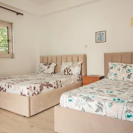 By The Sea هيماري