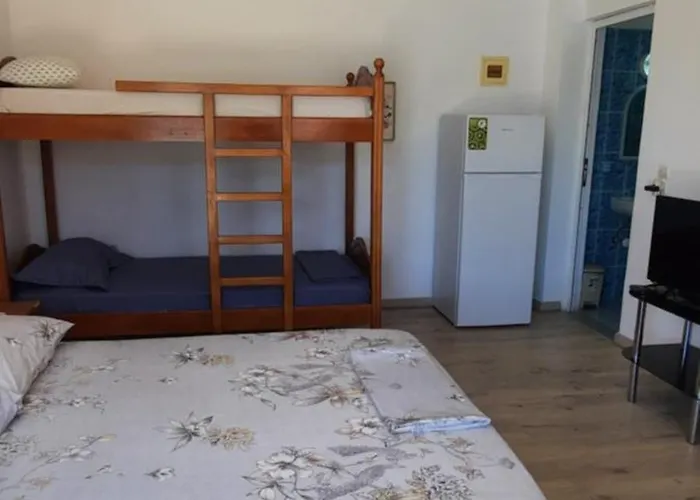 Hostel By The Sea *