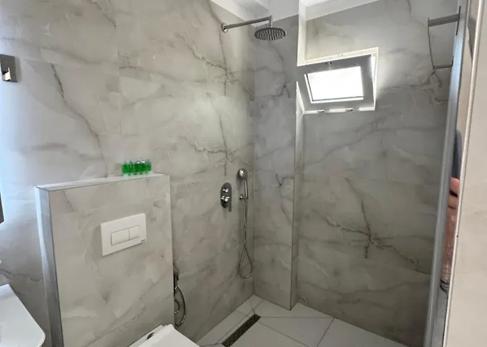 Hostel By The Sea Himara
