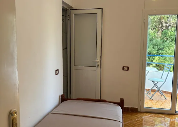 Hostel By The Sea Himara